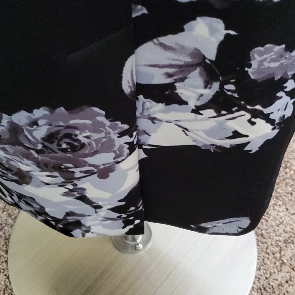 SLNY black and white midi dress - Picture 4 of 5